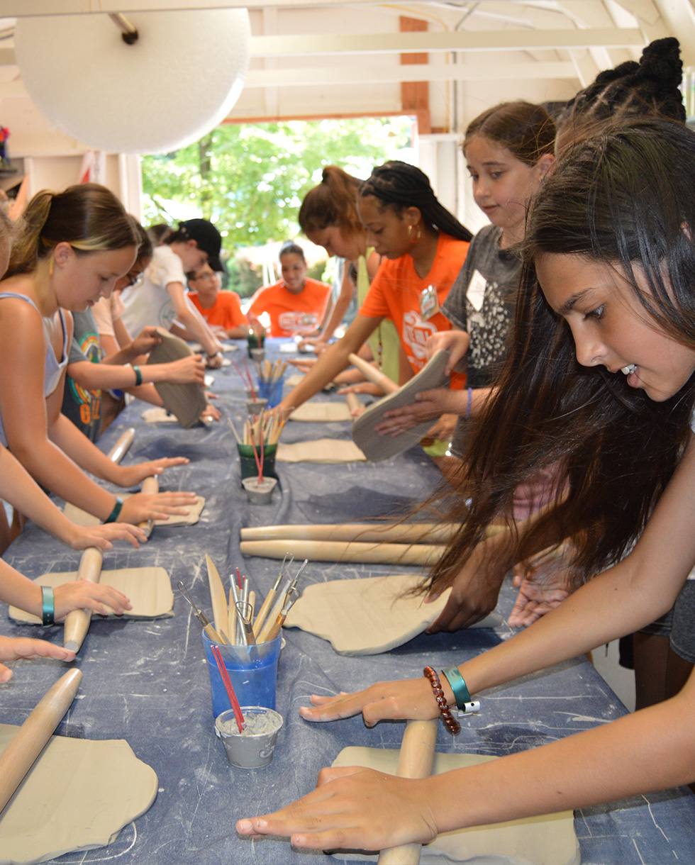 campers doing arts and crafts